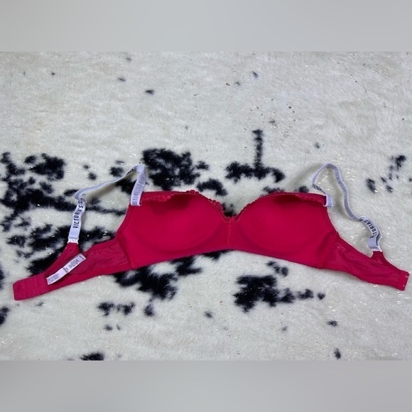 Victoria’s Secret Women’s Red Lined No-Wire Bra Size 36C - Picture 3 of 6